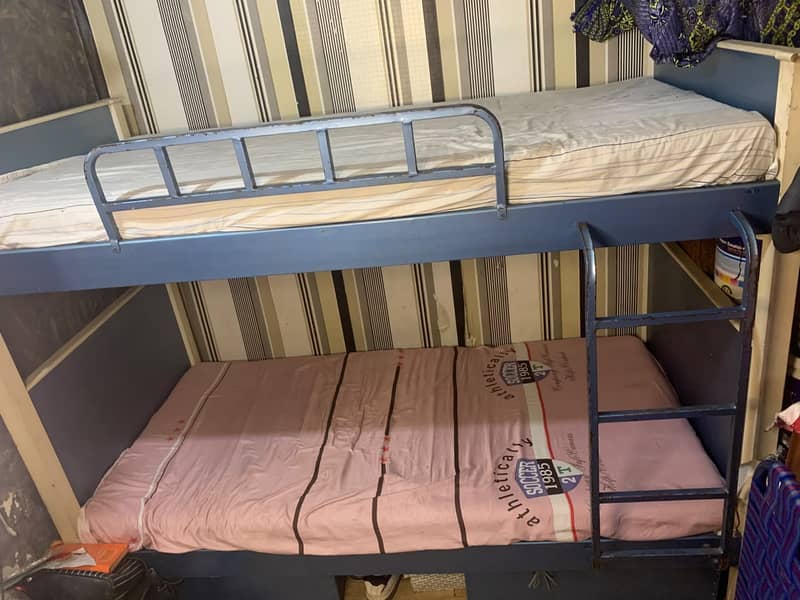 BED/SET/AVAILABLE/SLIGHTLY USED/ 0
