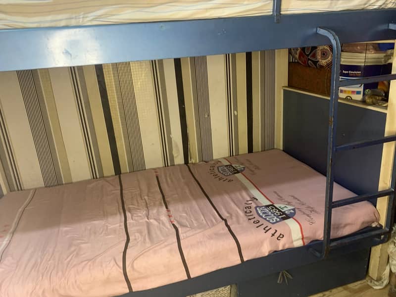 BED/SET/AVAILABLE/SLIGHTLY USED/ 1