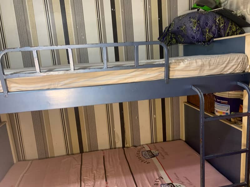 BED/SET/AVAILABLE/SLIGHTLY USED/ 4
