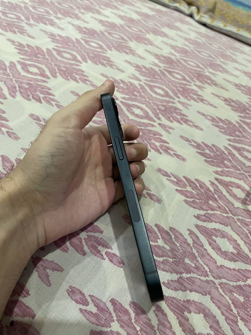 Apple iPhone 13 3