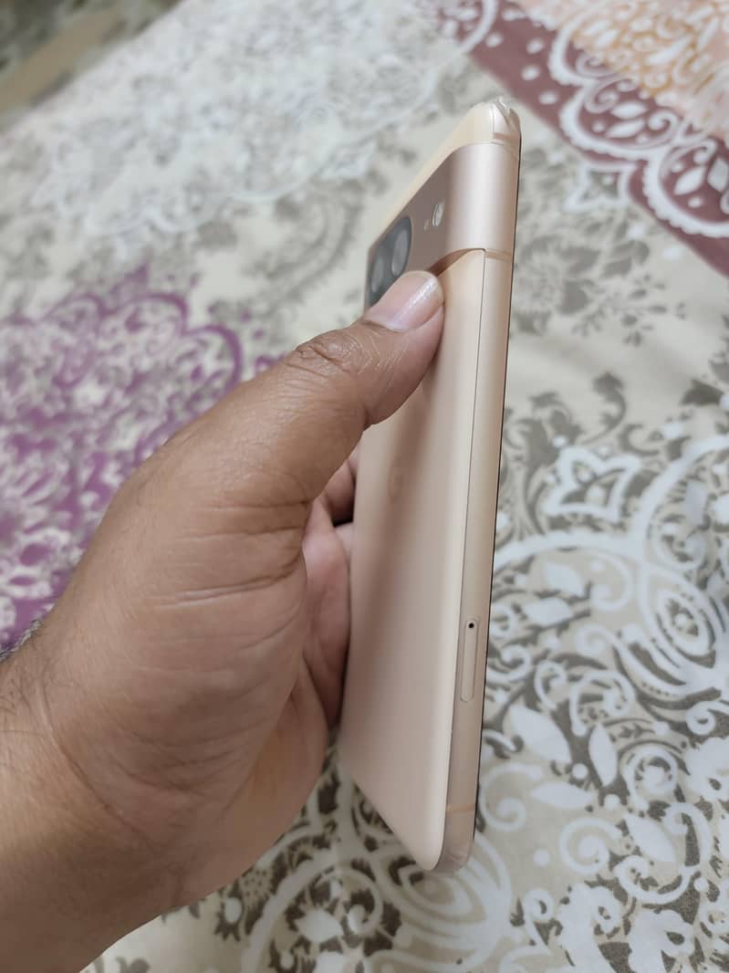 Google Pixel 8 4