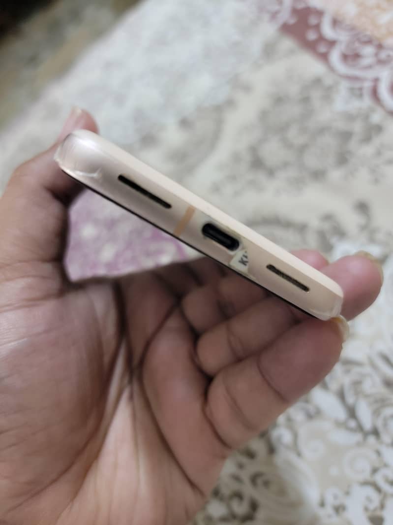 Google Pixel 8 6