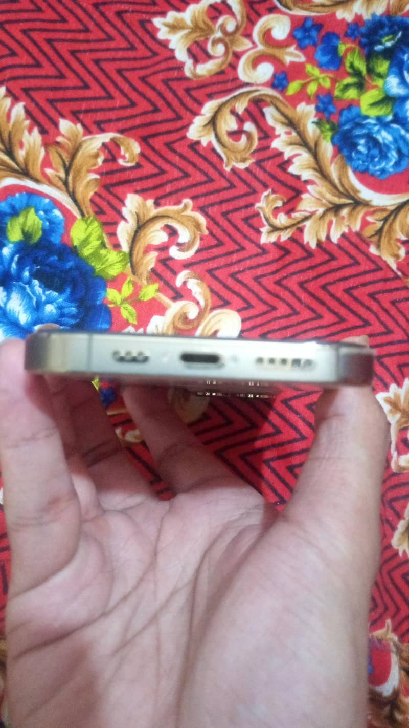 Apple iPhone 13 Pro 2