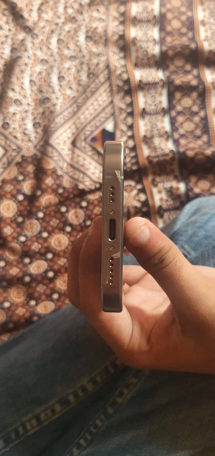 Apple iPhone 16 Pro 4