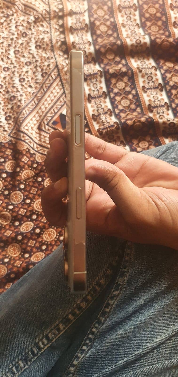 Apple iPhone 16 Pro 6