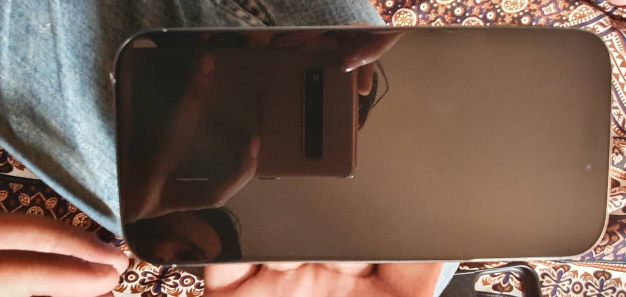 Apple iPhone 16 Pro 8