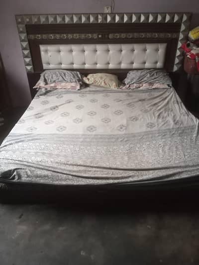 bed almari divider old