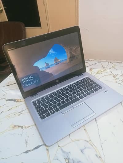 Hp 840 G3 i5 6th gen touchscreen 8 GB Ram 256 GB SSD