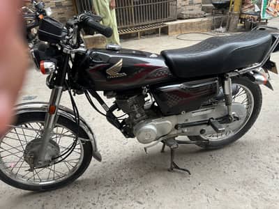 Honda 125 Black