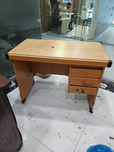 2 office tables 9000