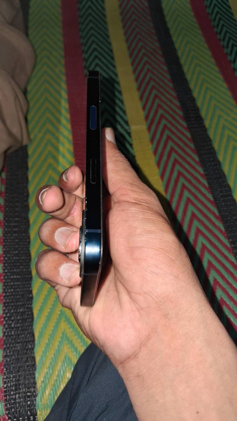 Apple iPhone 13 3