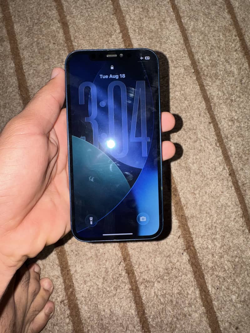 Apple iPhone 12 4