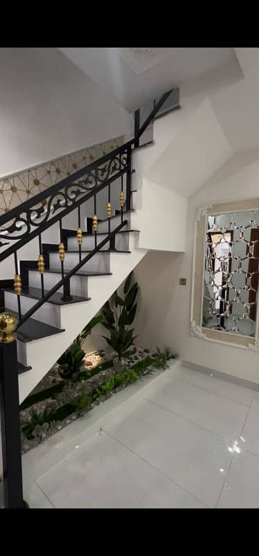 Prime Location 5 Marla New House For Sale