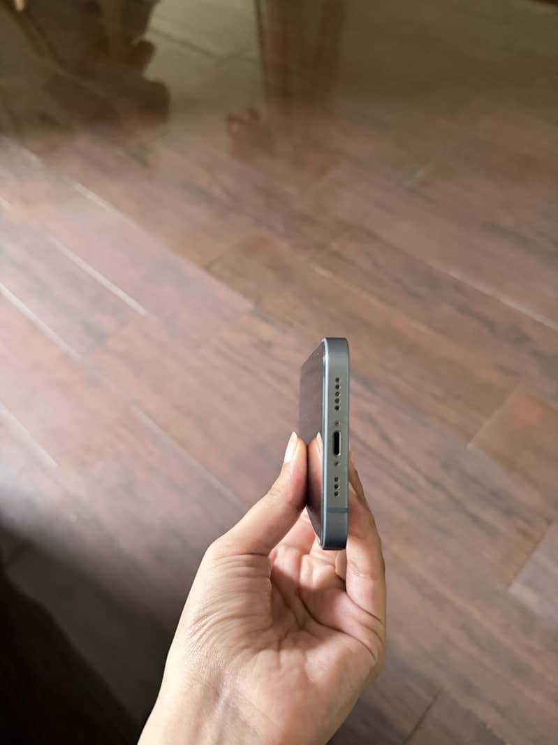 Apple iPhone 14 3