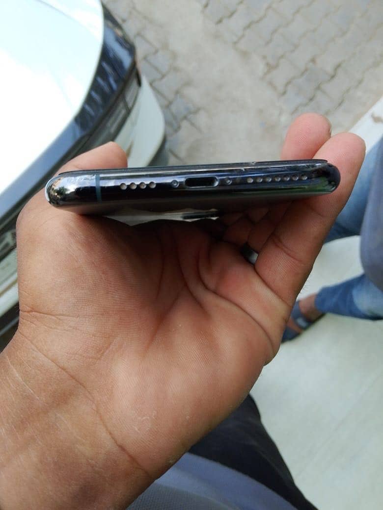 Apple iPhone 11 Pro Max 1