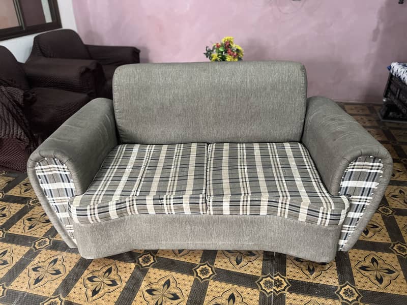 Secondhand sofas set With Covers 2
