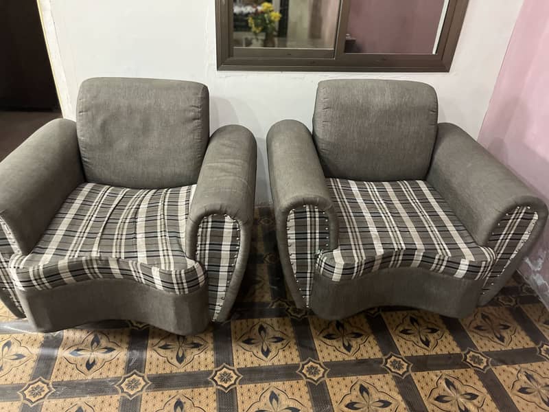 Secondhand sofas set With Covers 6