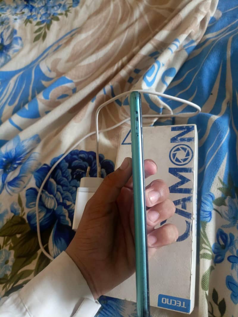 Tecno CAMON 17 1