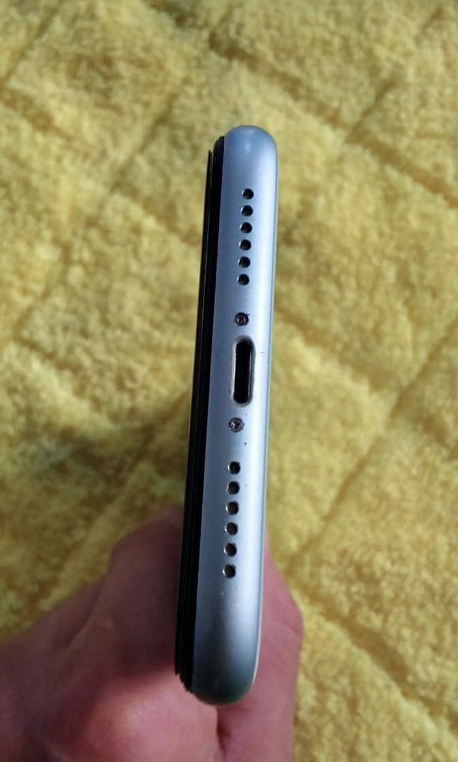 iPhone 11 2