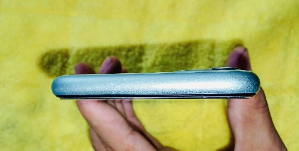 iPhone 11 5