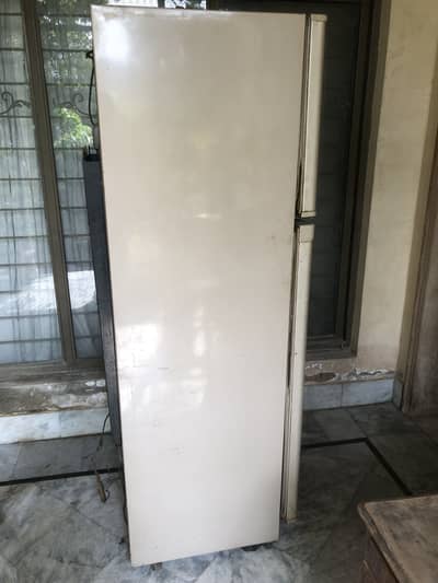 Dawlance refrigerator 2 door used