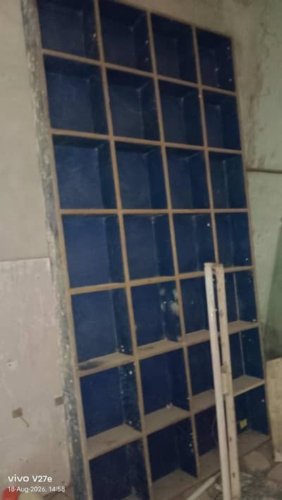 Windows counter and almari for sale good condition 03261184230