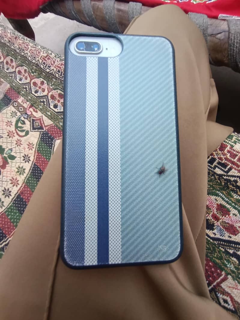 Apple iPhone 8 Plus 0