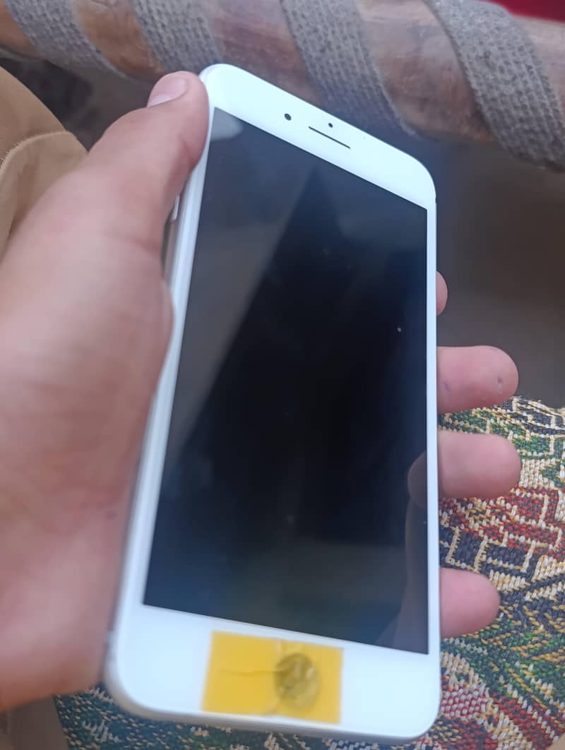 Apple iPhone 8 Plus 6