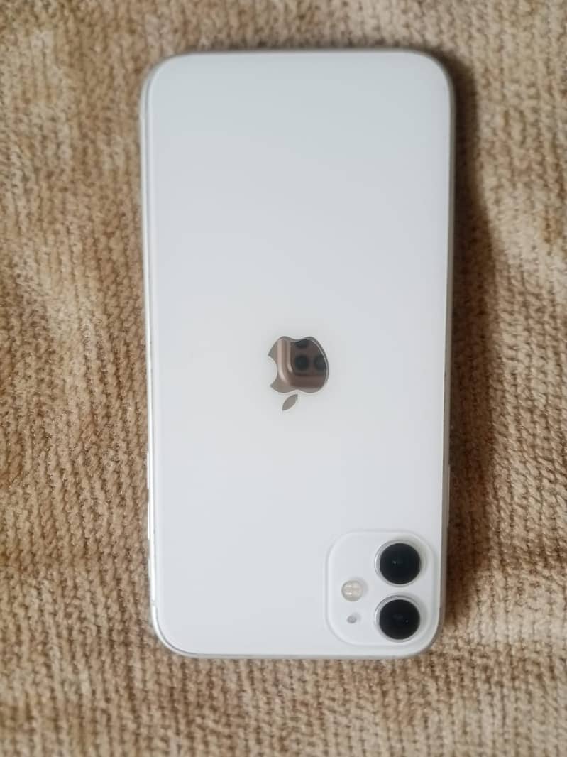 iPhone 11 3