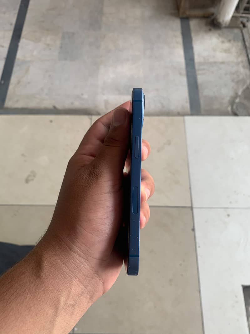 iPhone 13 1
