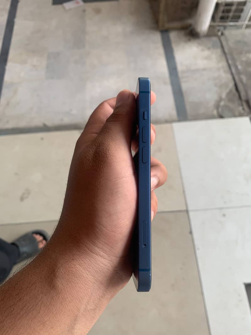 iPhone 13 3