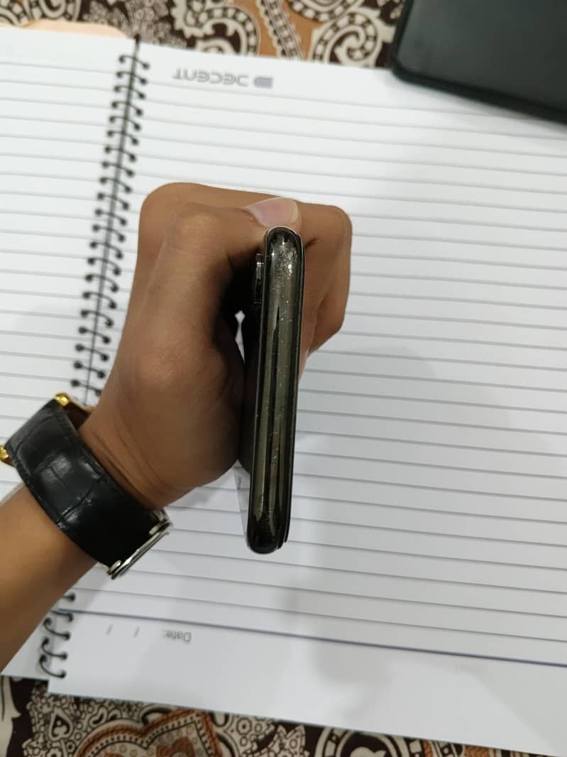 Apple iPhone X 3