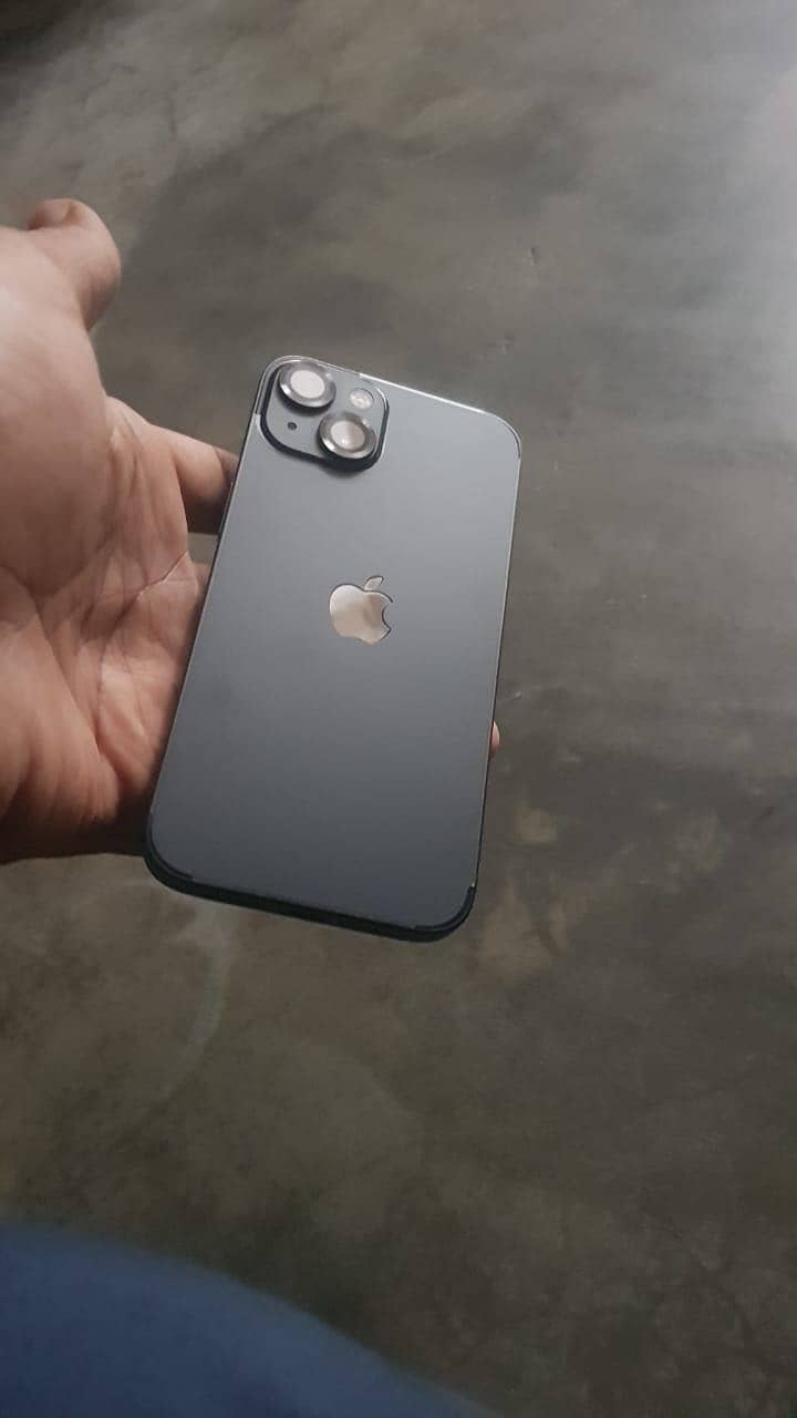 iPhone 13 3