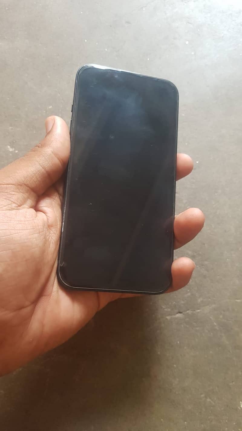 iPhone 13 6