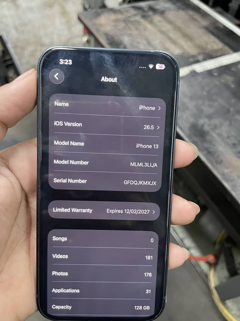 Apple iPhone 13 0