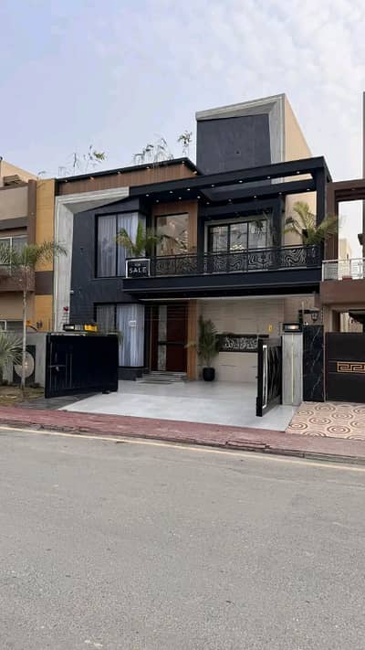 10 Marla Luxury Upper Portion is Available for Rent in Bahria Town Lahore