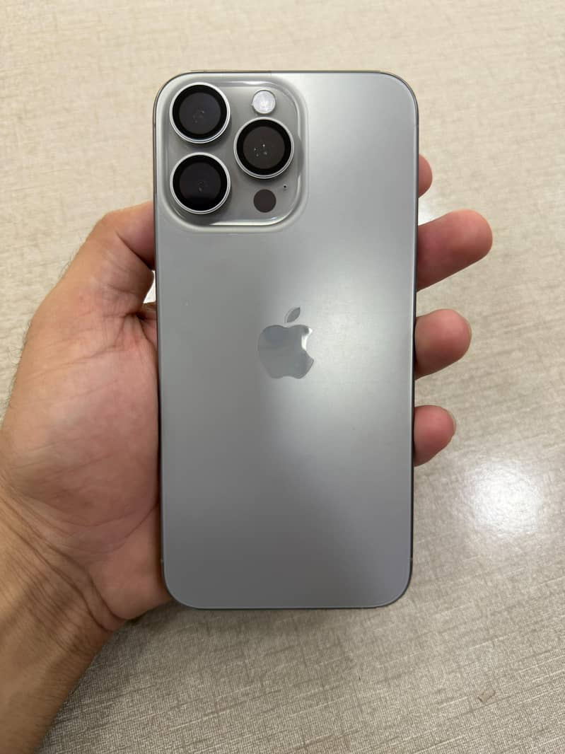 iPhone 15 Pro Max 3