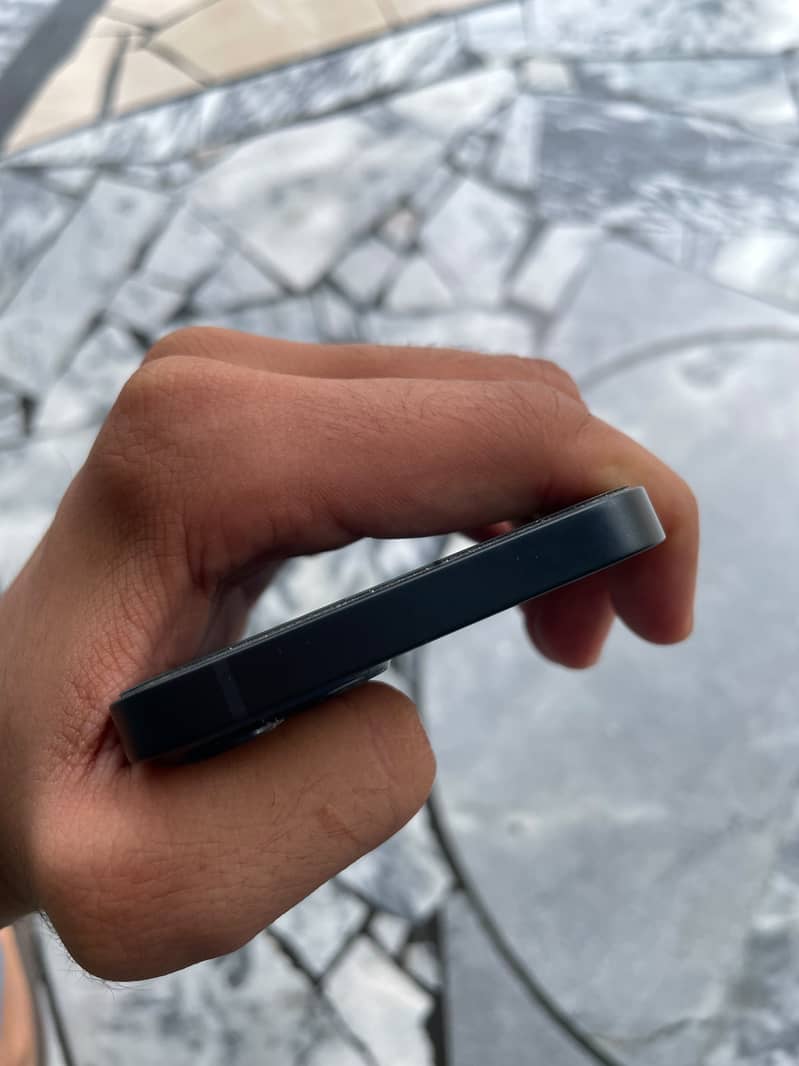 Apple iPhone 13 4