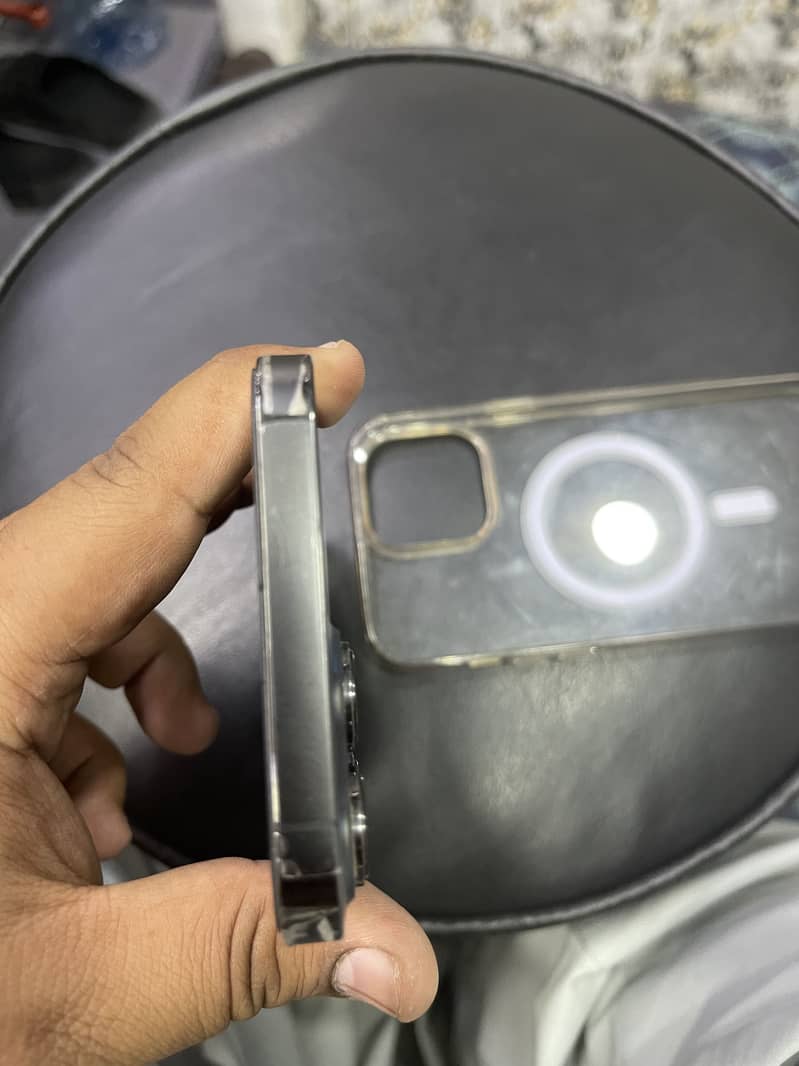 Apple iPhone 13 Pro Max 2