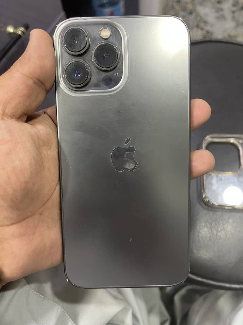 Apple iPhone 13 Pro Max 4