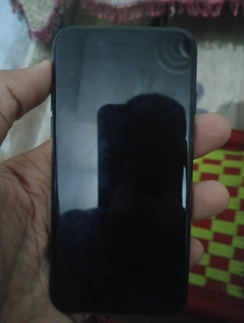 Apple iPhone 7 2