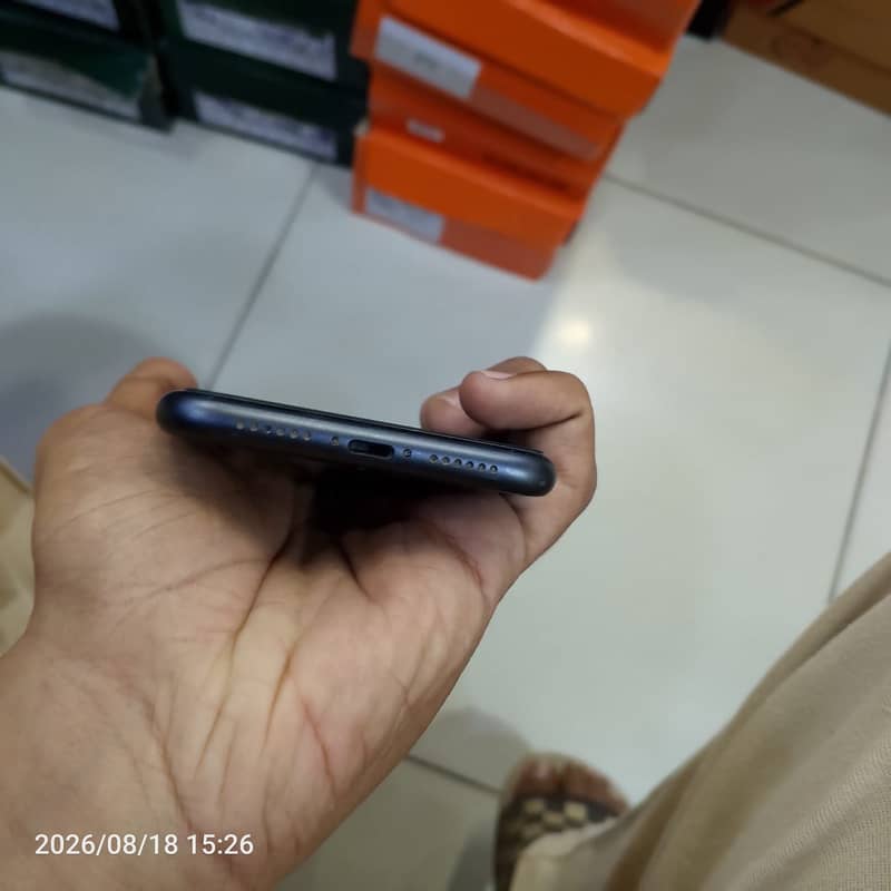 Apple iPhone 11 5