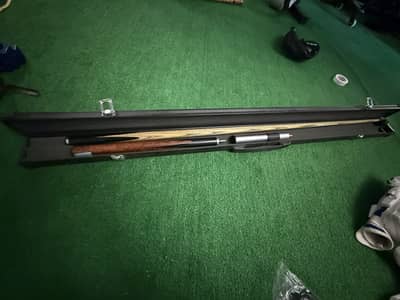 Original LP Gladiator Snooker Cue with premium case