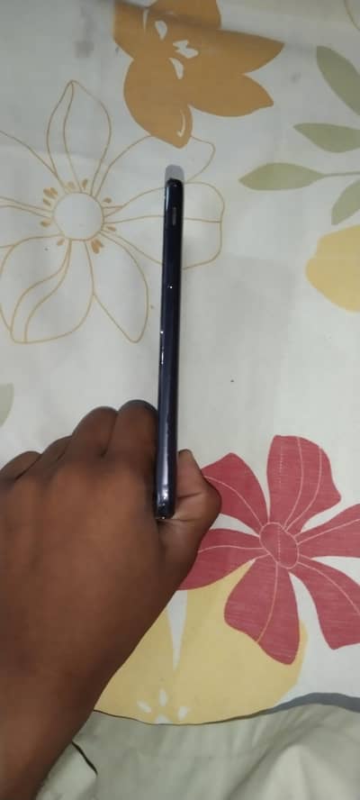 Samsung Mobile J6