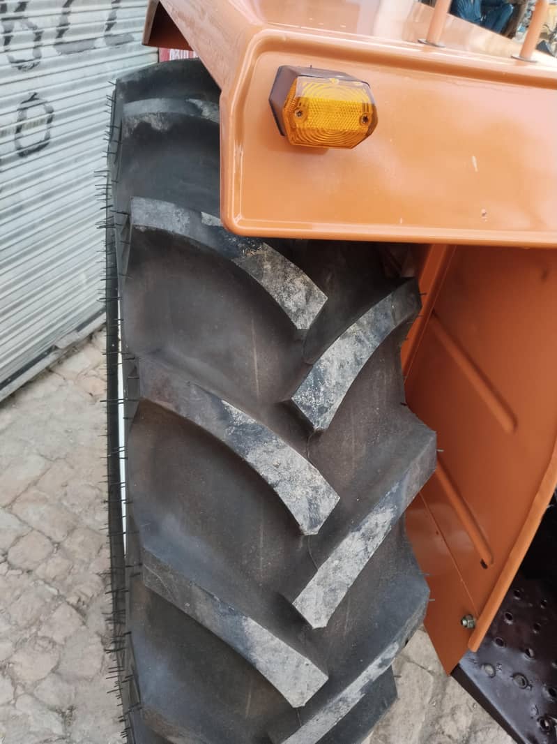 Tractor 8