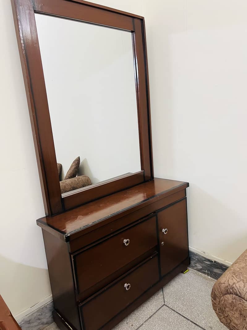 Bed set with side table and dressing table 1