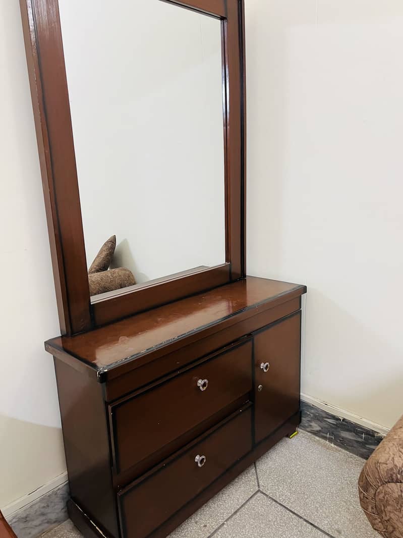 Bed set with side table and dressing table 2
