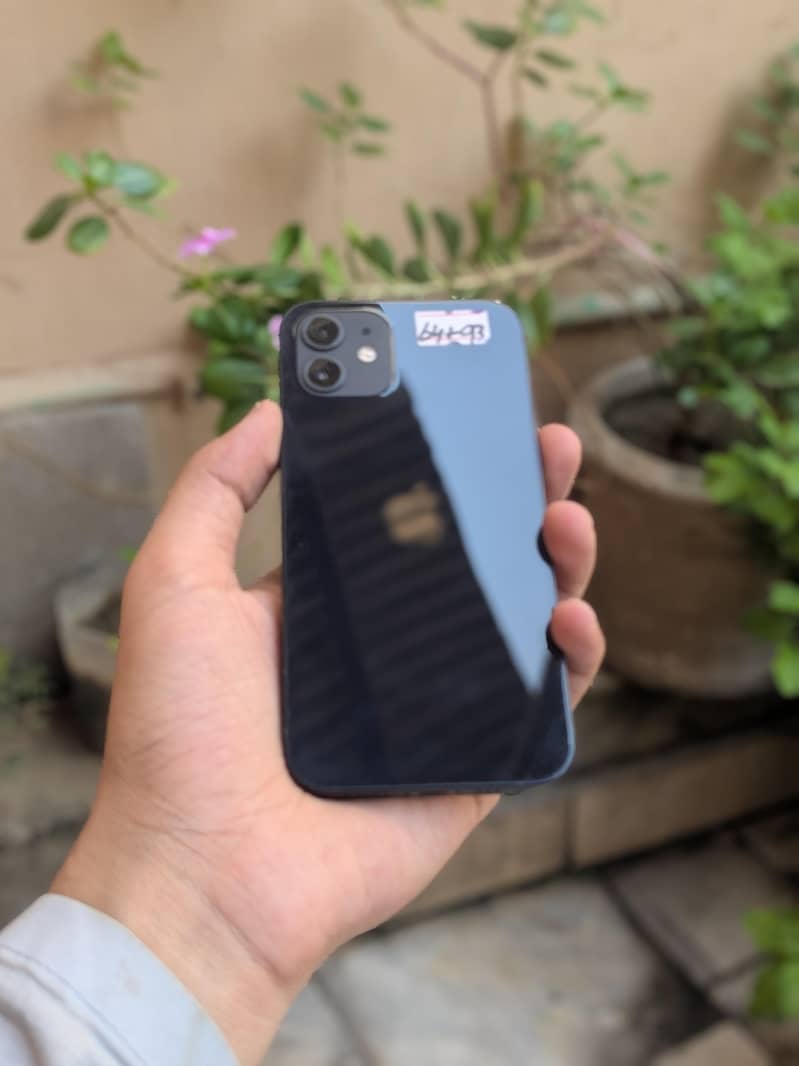Apple iPhone 12 6
