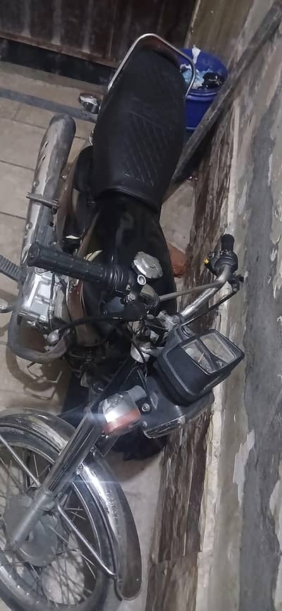 125 bike black colour 2021 model