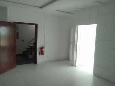 4 Marla Brand new 4th floor with cabin broadway ph8